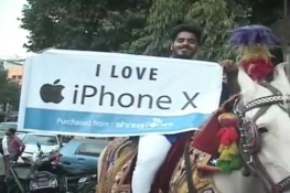 印度阿三骑马迎亲iPhone X 一夜爆火老爸苦恼