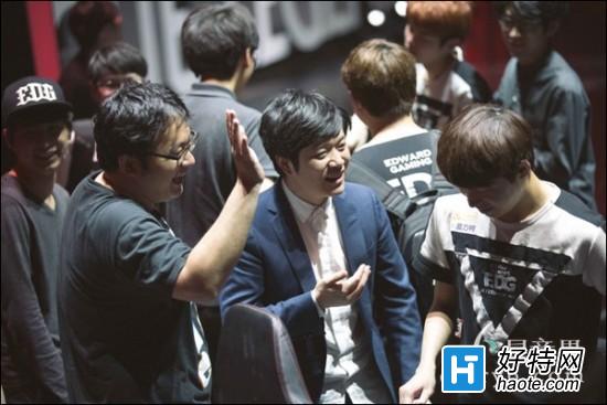 ±ĻսEDG vs Snake߶ܷ˳˰汾
