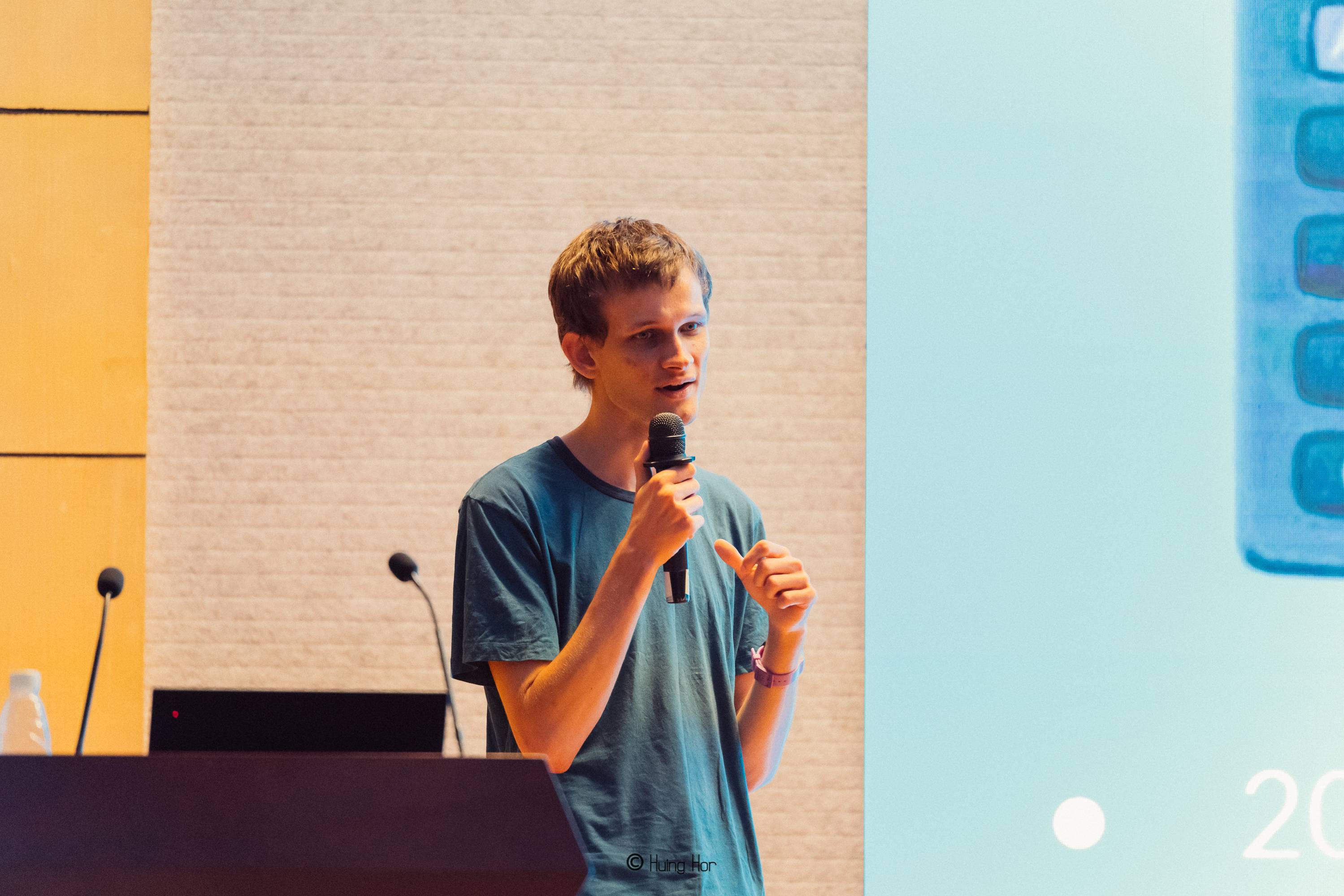 Vitalik Buterinذ᰸ETH 1.0ΪƬ0ǨƵETH 2.0