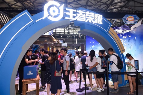 ѧԱ̽ҫϿȿաĶChinaJoy