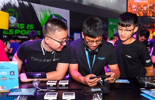 ChinaJoyֱֳROGϷֻ2ԳΪչеġǡƷ